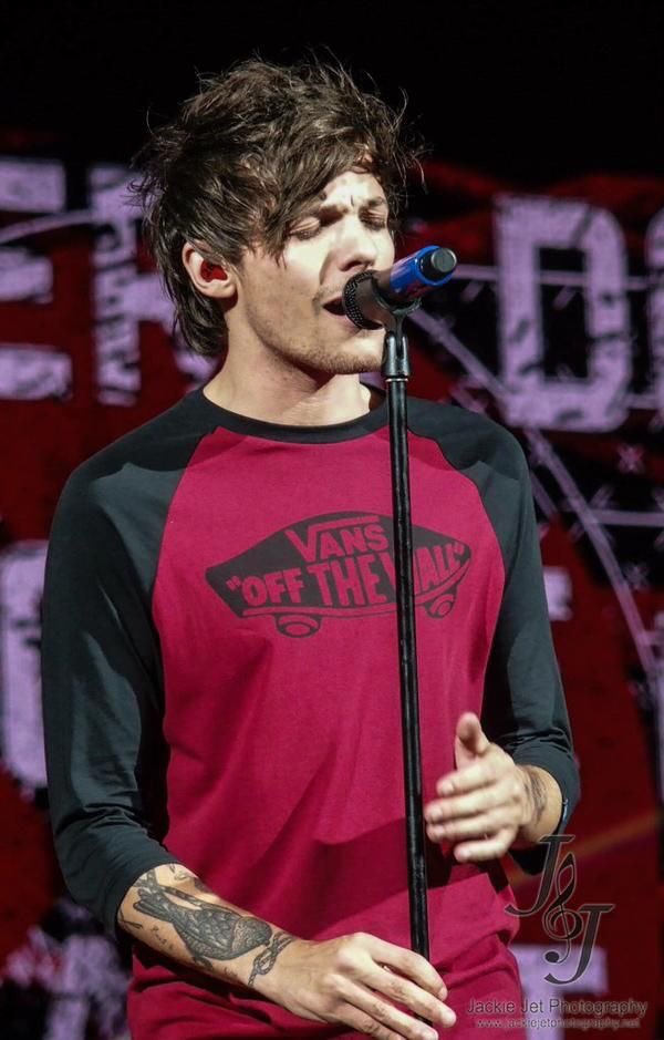 LOUISARCHlVE's tweet image. 