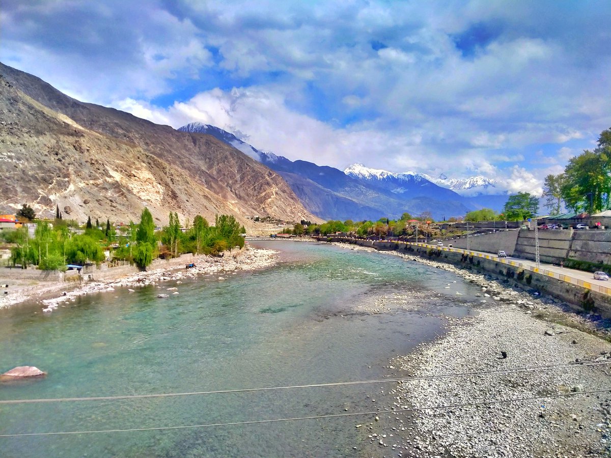 SafdarAS's tweet photo. The beautiful Gilgit
#BeautifulGilgit https://t.co/BsZGxY3G5g