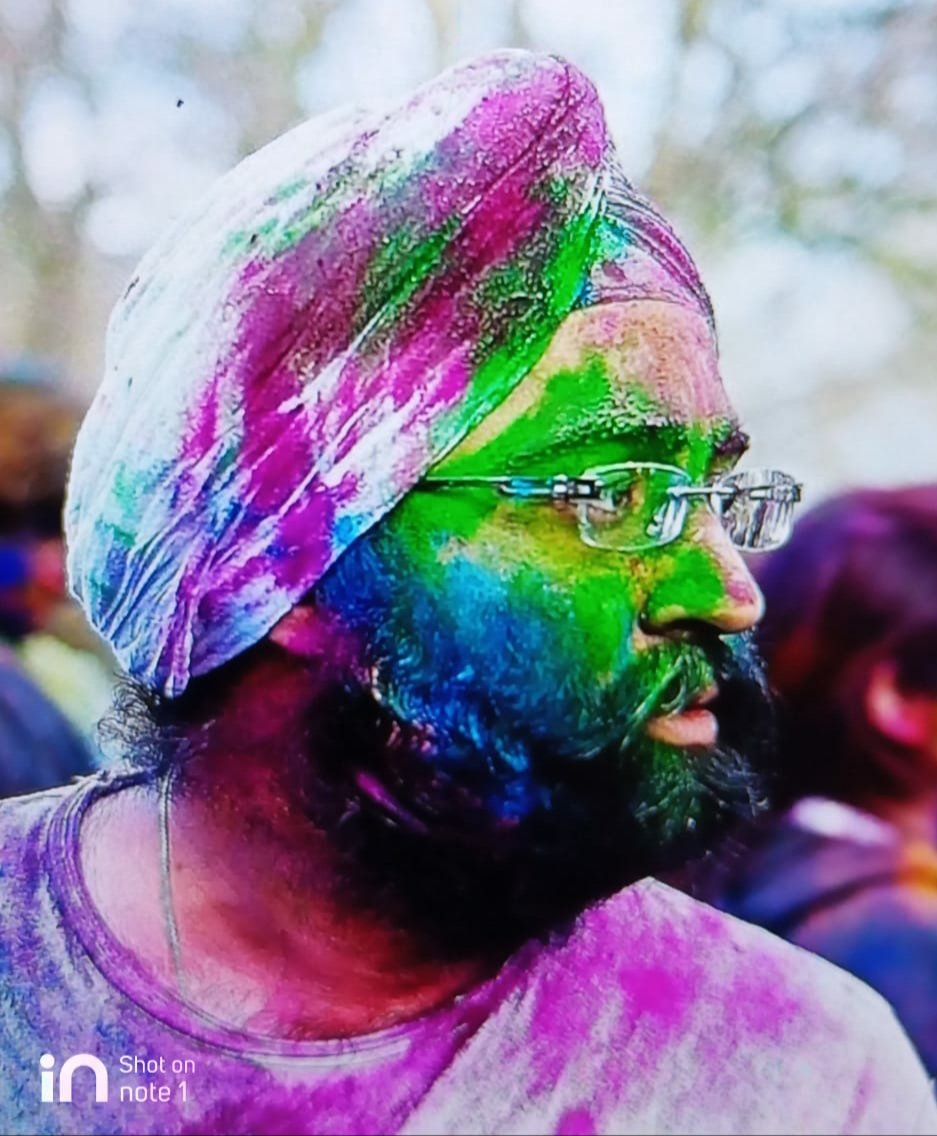 cool_bindra's tweet photo. #INCommunityHoli #MicromaxIN1 #IN1b.
#HappyHoli #StaySafe. My holi celebrations, happy holi to all.. @Micromax__India https://t.co/ta9U4HC7jR
