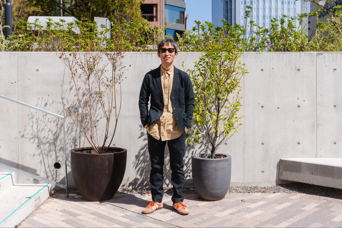 akr_comicalista's tweet image. ＃オールユアーズ　の着た着ての新色グリビー、めちゃ好みの色だった！
明るすぎず暗すぎずだし、ドレスアップもダウンもいけるね。
#ootd　は 
👓：大阪のガラスレンズサングラス #thinglass
👔： オーガニックコットンの　#skinaware
👟： #adidasspezial
と、全部友達つながり。調子いいです🔥