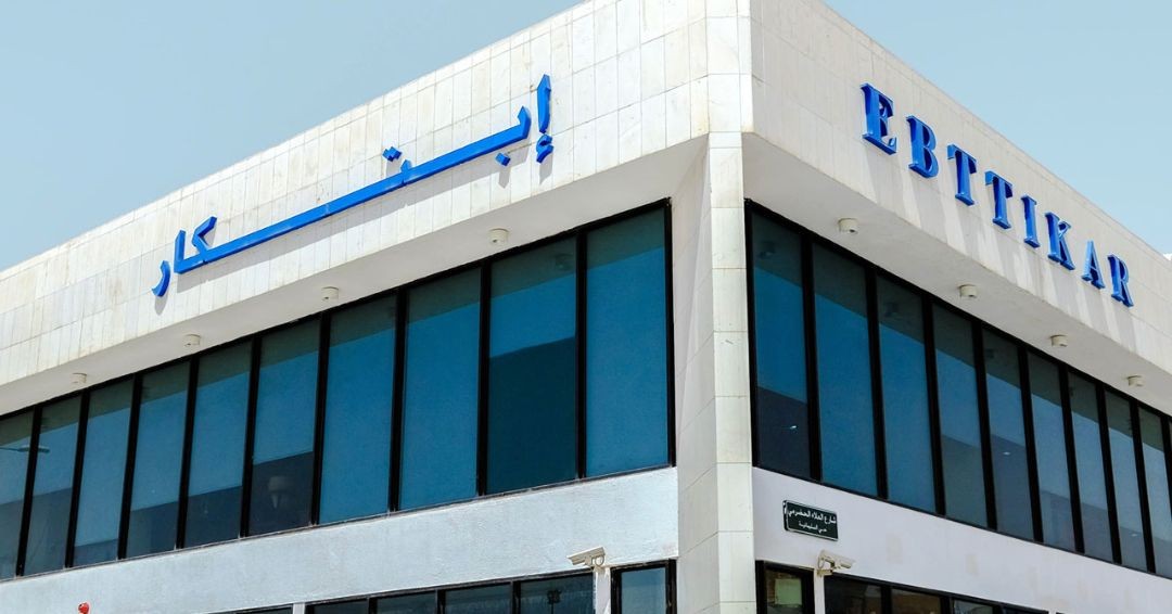 DatwylerITInfra's tweet image. Die saudische Ebttikar Technology Co. beauftragte Datwyler Middle East mit der Lieferung einer vorgefertigten Mini-Datacenter-Lösung für eine ihrer Niederlassungen. Lesen Sie mehr dazu unter: fal.cn/3ekDI 
#Datwyler #minidatacenter