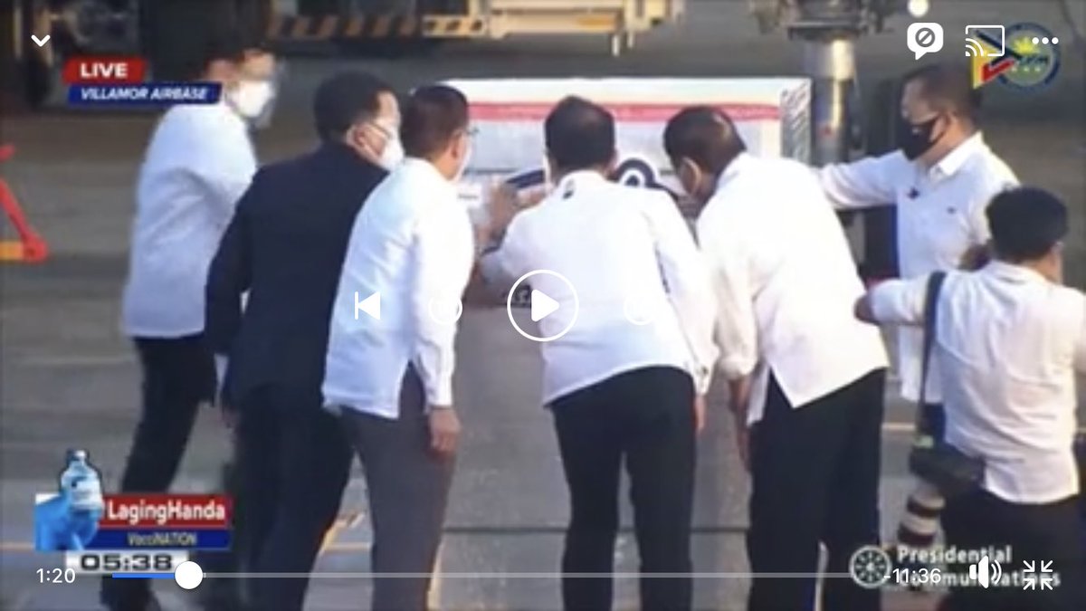 marcodailao's tweet photo. Q: How many dickheads does it take to put a giant sticker on a box? https://t.co/7AkmhMYahV