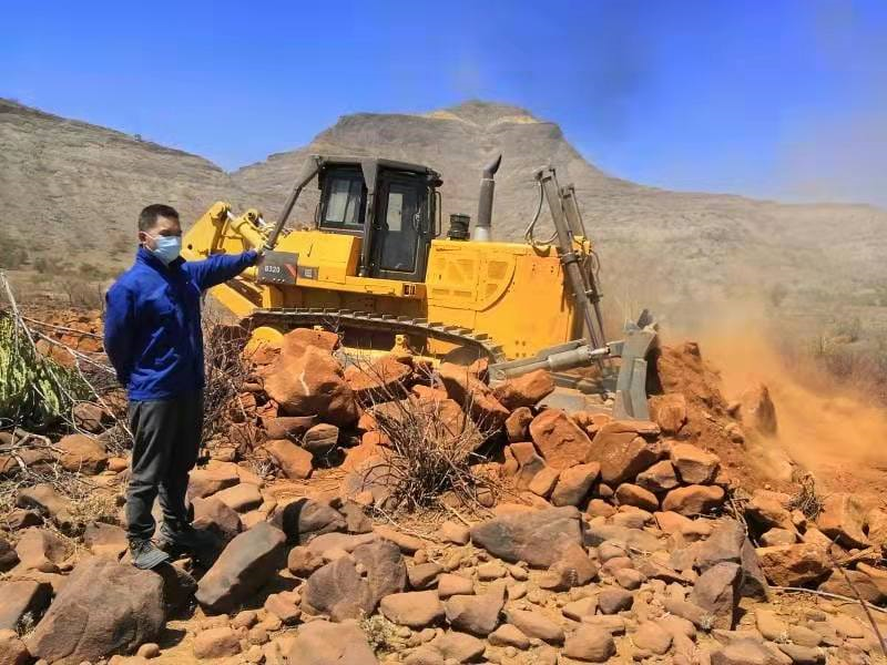 LiuGong B320 Bulldozer in Ethiopia.
Endurance and Effectiveness combined with Efficiency even under the toughest material and climate conditions.

#ethiopia #bulldozer #endurance #efficiency #power #northafrica