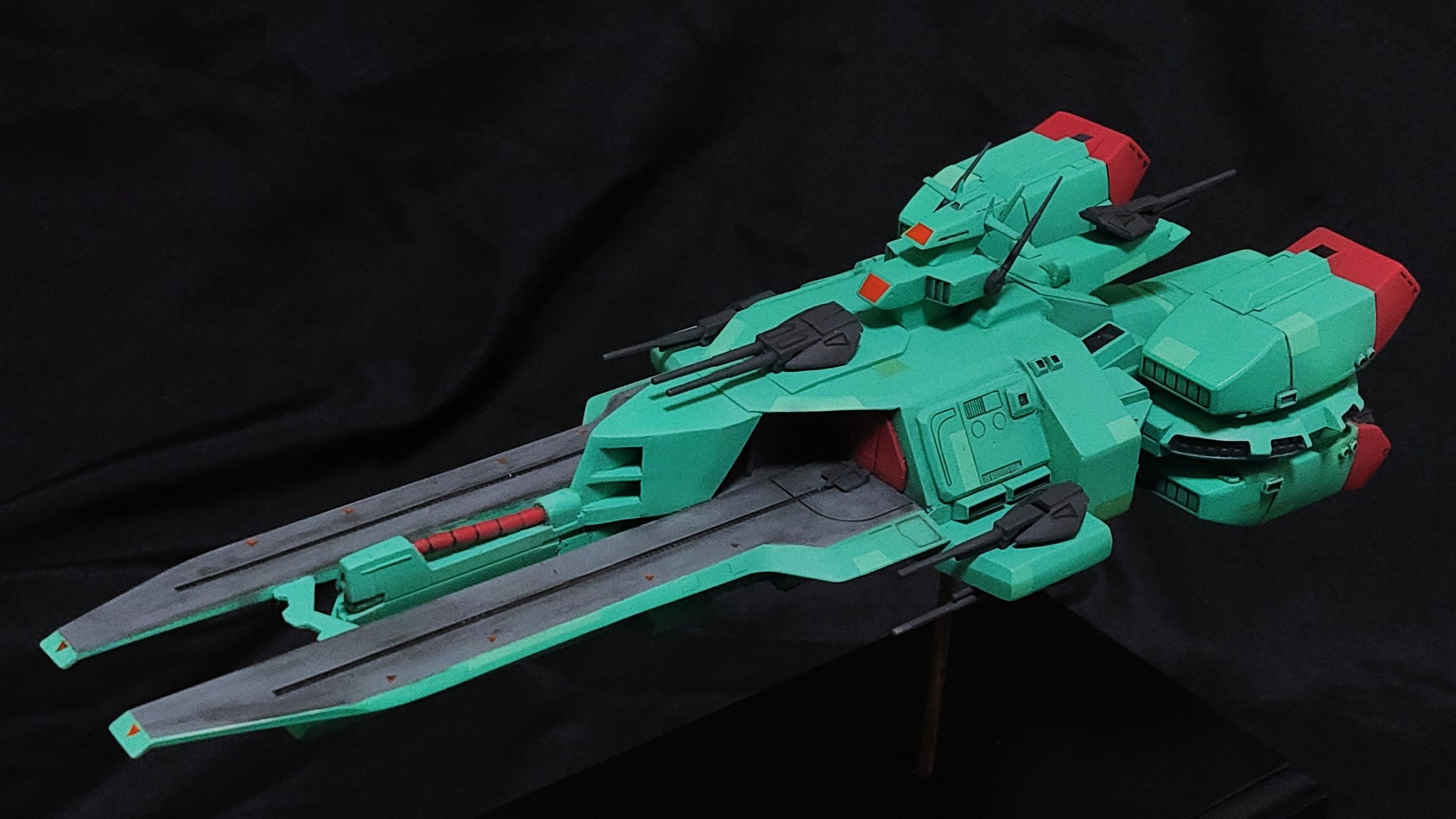 1/1700 エゥーゴ アイリッシュ級宇宙戦艦 ラーディッシュ 1/1700 エゥーゴ アイリッシュ級宇宙戦艦 ラーディッシュ