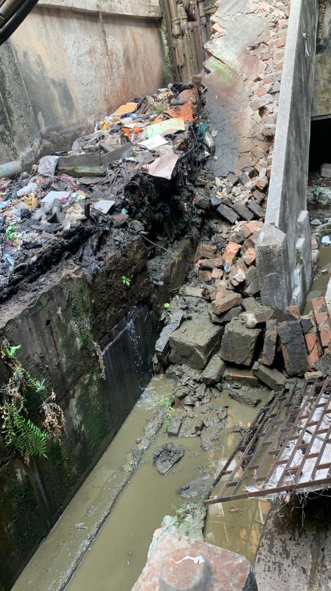 zainab1394's tweet photo. @FirhadHakim @MamataOfficial @kmc_kolkata @DidiKeBolo  inspite of continuous help no one helped us. Congratulations the wall has fallen as u can see in the pics. All want the aam janta to vote for them but no one is there to help the aam janta. https://t.co/yodeff907O