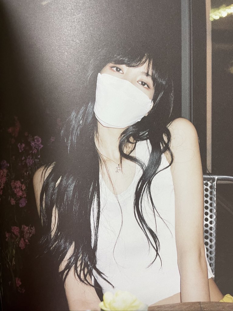 lalisaholic's tweet photo. 0327 vol. 2 https://t.co/H61CbtsEER