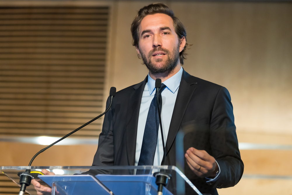 FFTennis's tweet photo. Sur proposition du Président de la Fédération Française de Tennis, @g_moretton, et en concertation avec @arnaudclement, Vice-Président pour le haut niveau, intégrant l’évolution de la DTN, le Comité exécutif nomme @ArnaudPasquale Directeur de la mission Padel. https://t.co/Mz2rf9GEKH