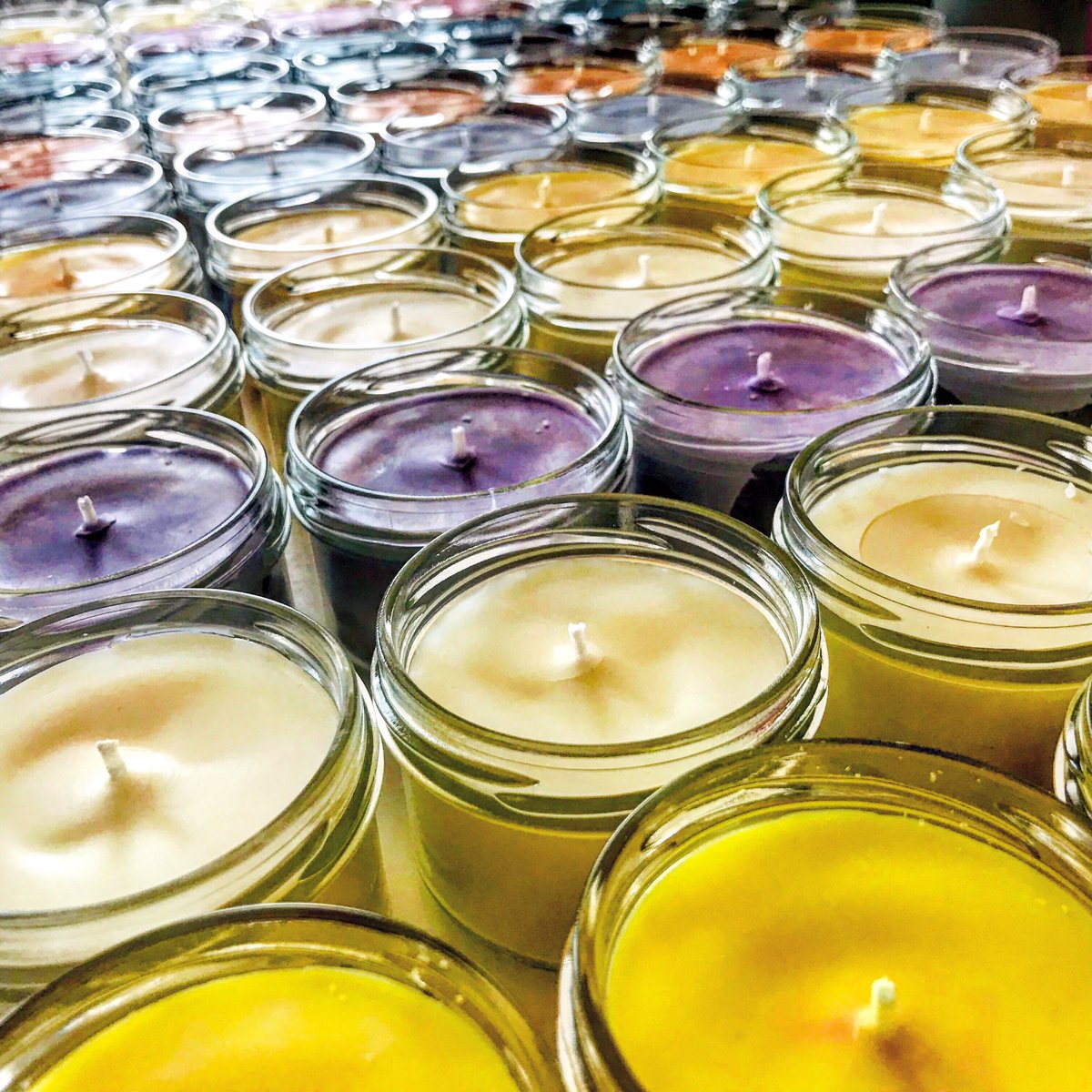 Monday and back at it, starting with candle wick trimming! Now for lidding and labelling. 

Use code March10 for 10% off at picknmelt.com

#scentedcandles #scentedsoycandles #soycandles #handpoured #gosport #hampshire
