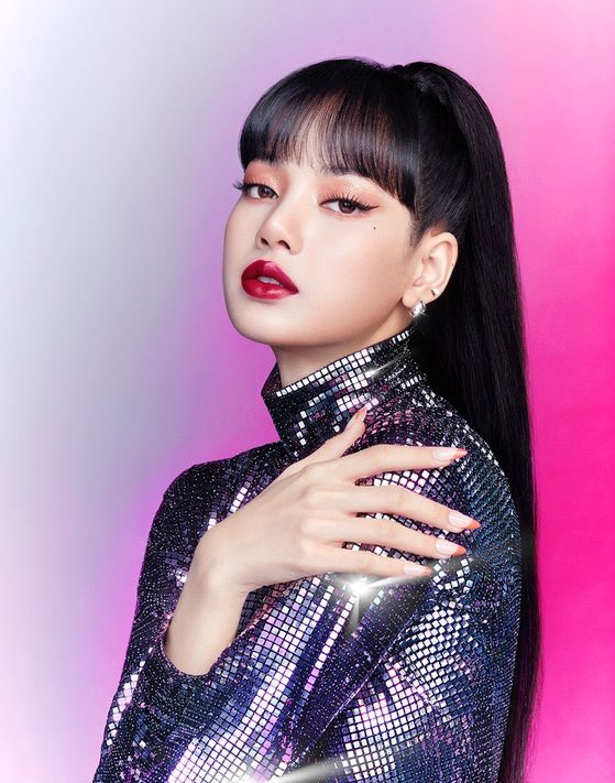lalisaholic's tweet photo. She lives on my mind rent-free
#LISA #리사 https://t.co/I2MD0ivBuQ