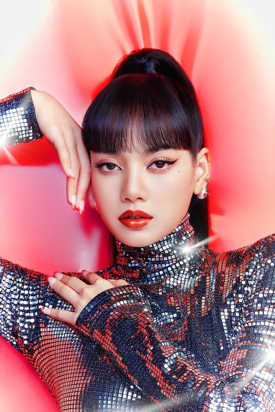 lalisaholic's tweet photo. She lives on my mind rent-free
#LISA #리사 https://t.co/I2MD0ivBuQ