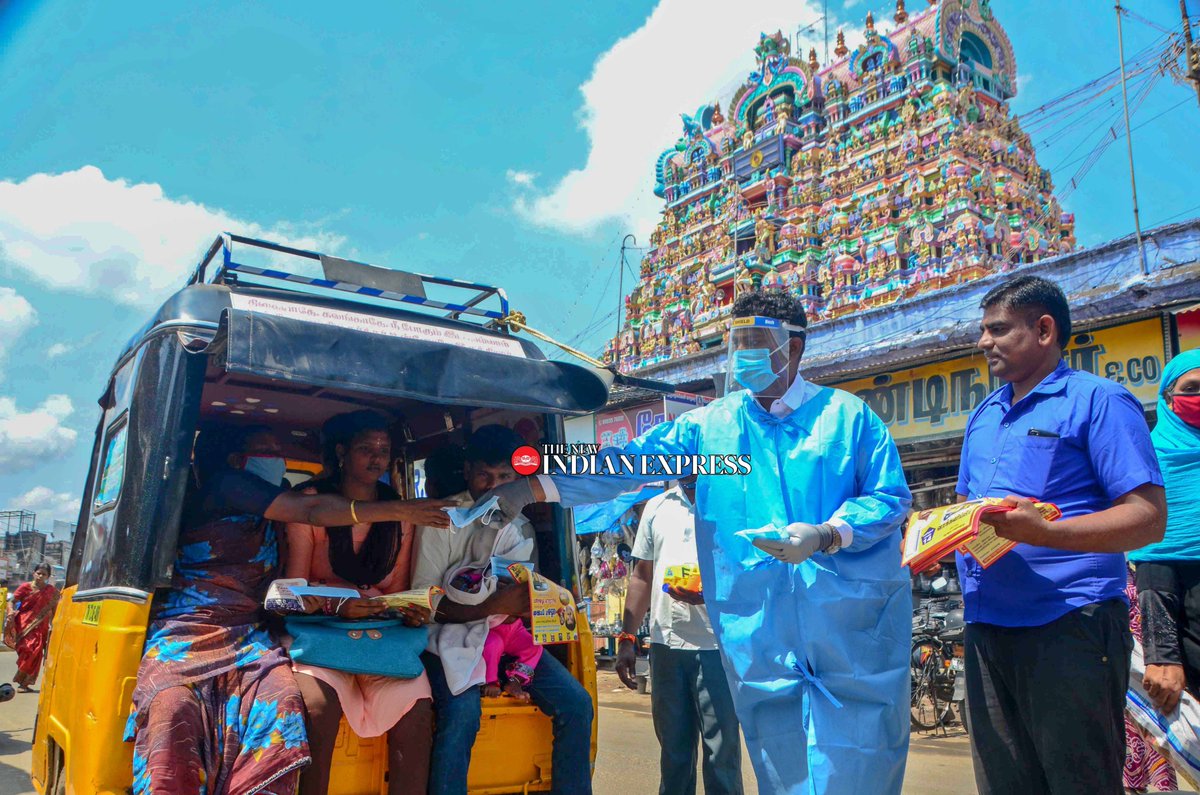 KARTHIKALAGU86's tweet photo. Wearing #PPEKit, Tirunelveli #constituency #Independent  #candidate  Sridhar #innovatively #campaigns spreading awareness to #wear #facemask  among the public at Nellaiappar https://t.co/n7Z5gu1dtd PHOTO  @KARTHIKALAGU86 @shibasahu2012 @haisat2005 @xpresstn @NewIndianXpress https://t.co/kq0Xu1bCez
