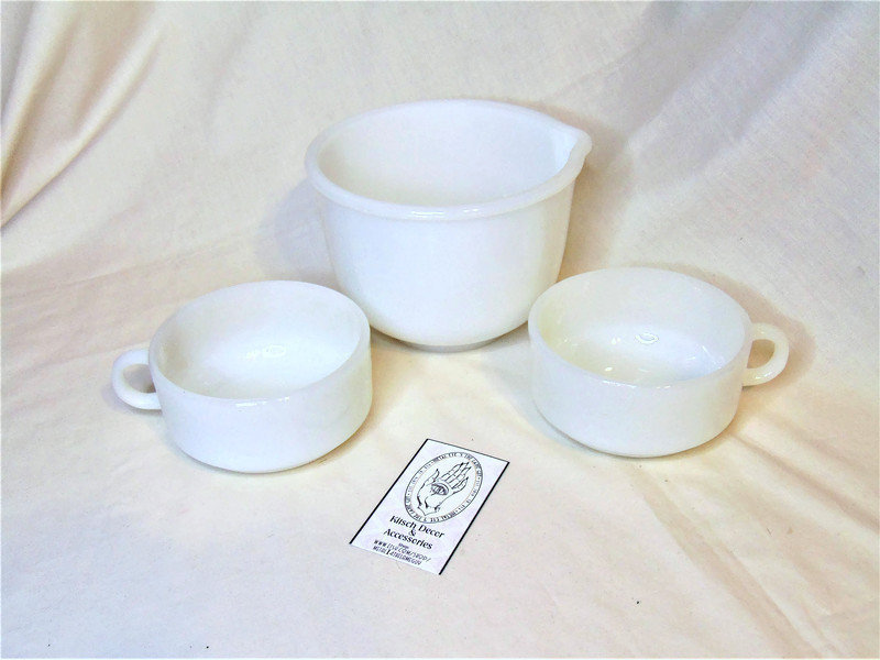 Excited to share the latest addition to my #etsy shop: Vintage Glasbake Sunbeam Mixing Bowl & Soup Mugs etsy.me/2PFKFIh #white #housewarming #ceramic #mothersday #milkglass #mixingbowl #soupcups #vintagemilkglass #milkglassbowl
