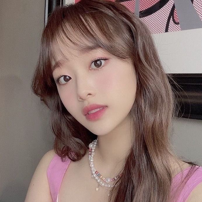 yooj9ng's tweet image. BOO ADDISON RAE COPYING CHUU'S STYLE THIS IS PLAGIARISM #cancelled #canceltiktok #helpmegetfamous