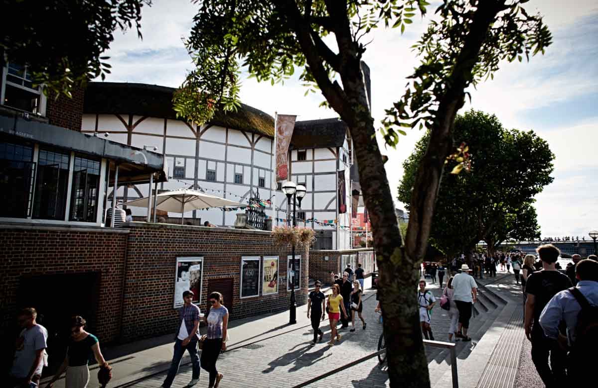 TheStage's tweet photo. Let’s welcome the news that plays at Shakespeare’s Globe are to run without an break, says @lyngardner – intervals are an outmoded theatre convention that should be ditched in favour of more relaxed, inclusive performances https://t.co/zjpDa9SqXf https://t.co/Ftysbh1wgU