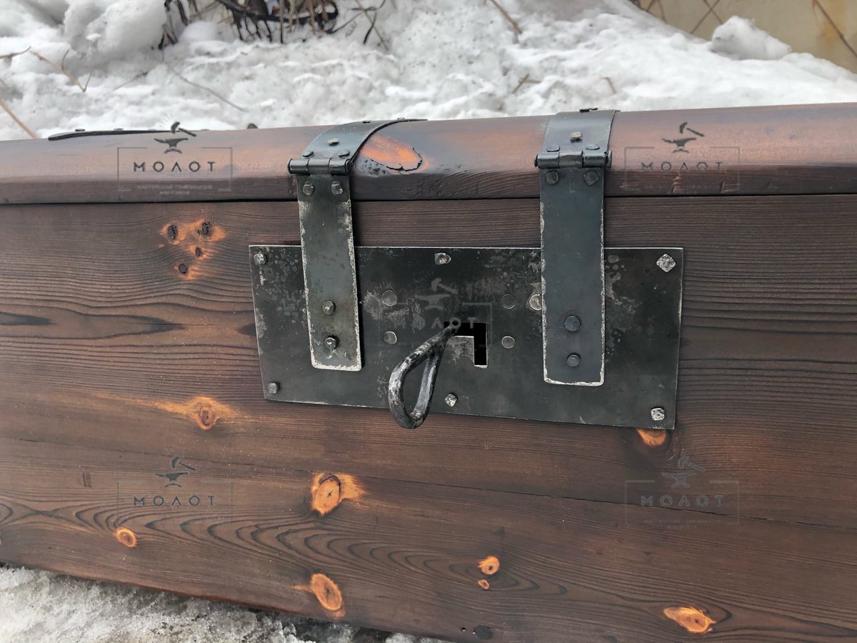 Stanislav883's tweet photo. Viking chest version.
 #chest #Viking #reconstruction #tree #hammer
#сундук #викинги #реконструкция #дерево #молот https://t.co/Z8LGkWAqak