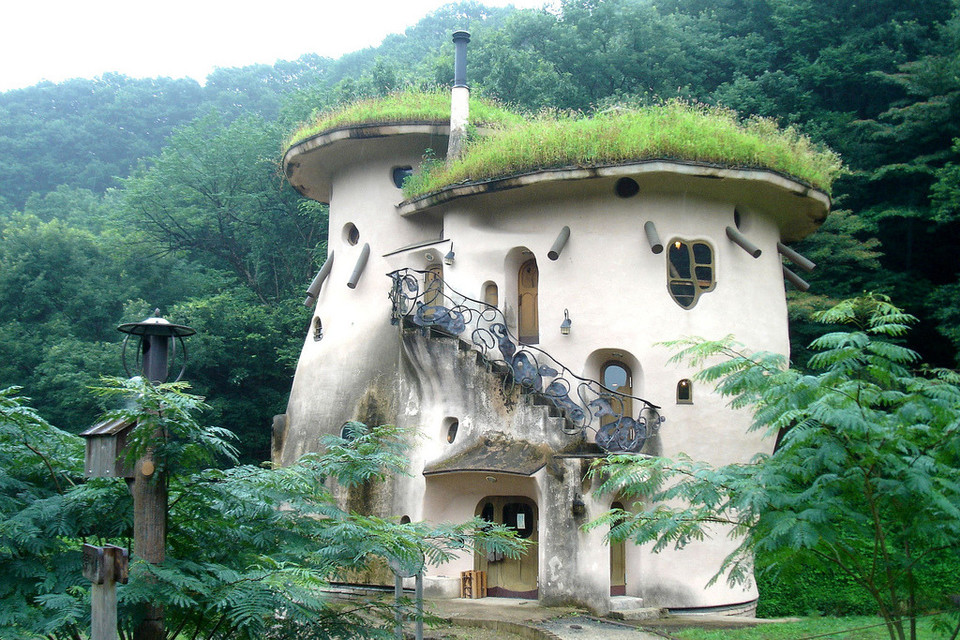 RaminNasibov's tweet photo. Mushroom House in Akebono https://t.co/Cn7ZxYSYWb