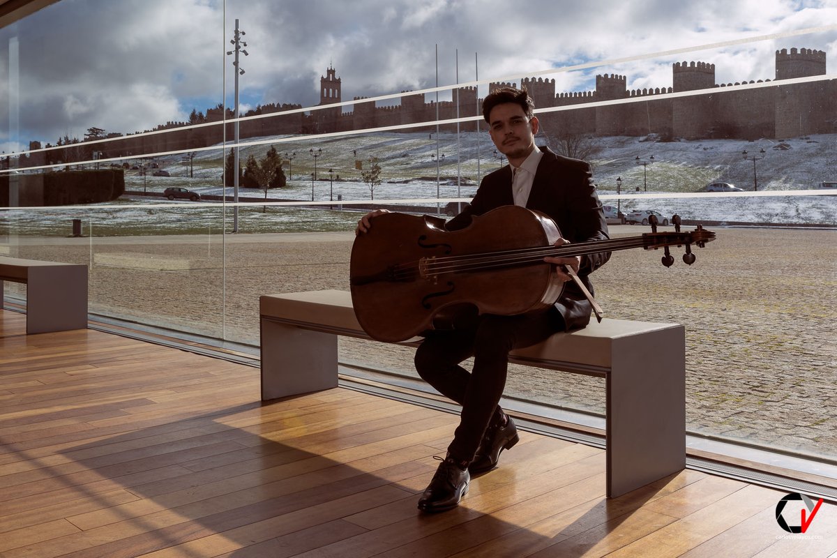 carlosvelayos's tweet photo. Faithful friend. @LIENZONORTE https://t.co/F5LSNrJjzS #carlosvelayos #violonchelo #cello #celloplayer #cellomusic #violoncello #cellista #chelista #interprete #musicplayer #concierto #concert #concertphoto #musicaclasica #músicaclásica #classicalmusic #classicalmusician https://t.co/cvjMWDCfwV