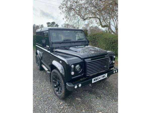garden_options's tweet photo. Land Rover Defender Hard Top 90 XS https://t.co/EGXev7sCBZ https://t.co/rTTmhNMZch