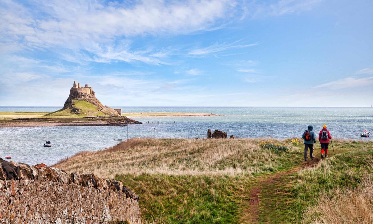 aTravelCompanio's tweet image. It’ll all end in beers: 10 of #England’s best #pubwalks
bit.ly/3lXeCjm
Few places in the UK have a sense of dark ages history as #HolyIsland 
#MondayMotivation #beerlovers