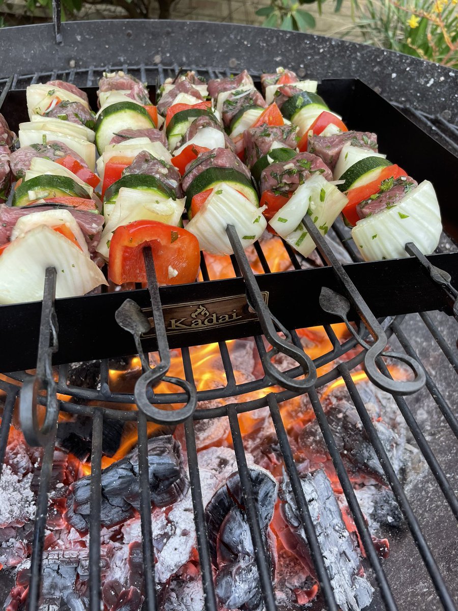 BenSulston's tweet photo. Great evening cooking on the kadai yesterday!
Canβt wait to cook for you all π¨π»βπ³π₯
#kadai #kadaifirebowl #kadaibbq #bbq #spring #summer #athohome #bensulstonathome #cooking #chef #cheflife #newconcept #excited #lovecooking #fire #manmakefire #cookingoverfire https://t.co/VtZU6DuFIs