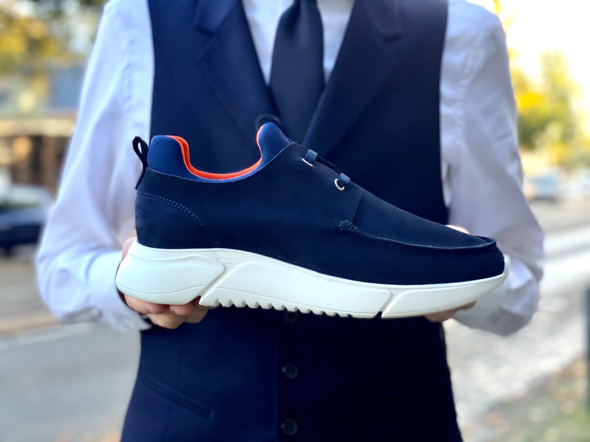 Are you looking for handmade sneakers that are appropriate for almost any occasion?

Take a look at our Gentleman's sneaker model, with a 'One sleeve' mechanism for easy step-in.

reinhardfrans.com

#reinhardfrans  #luxury #fashion #style