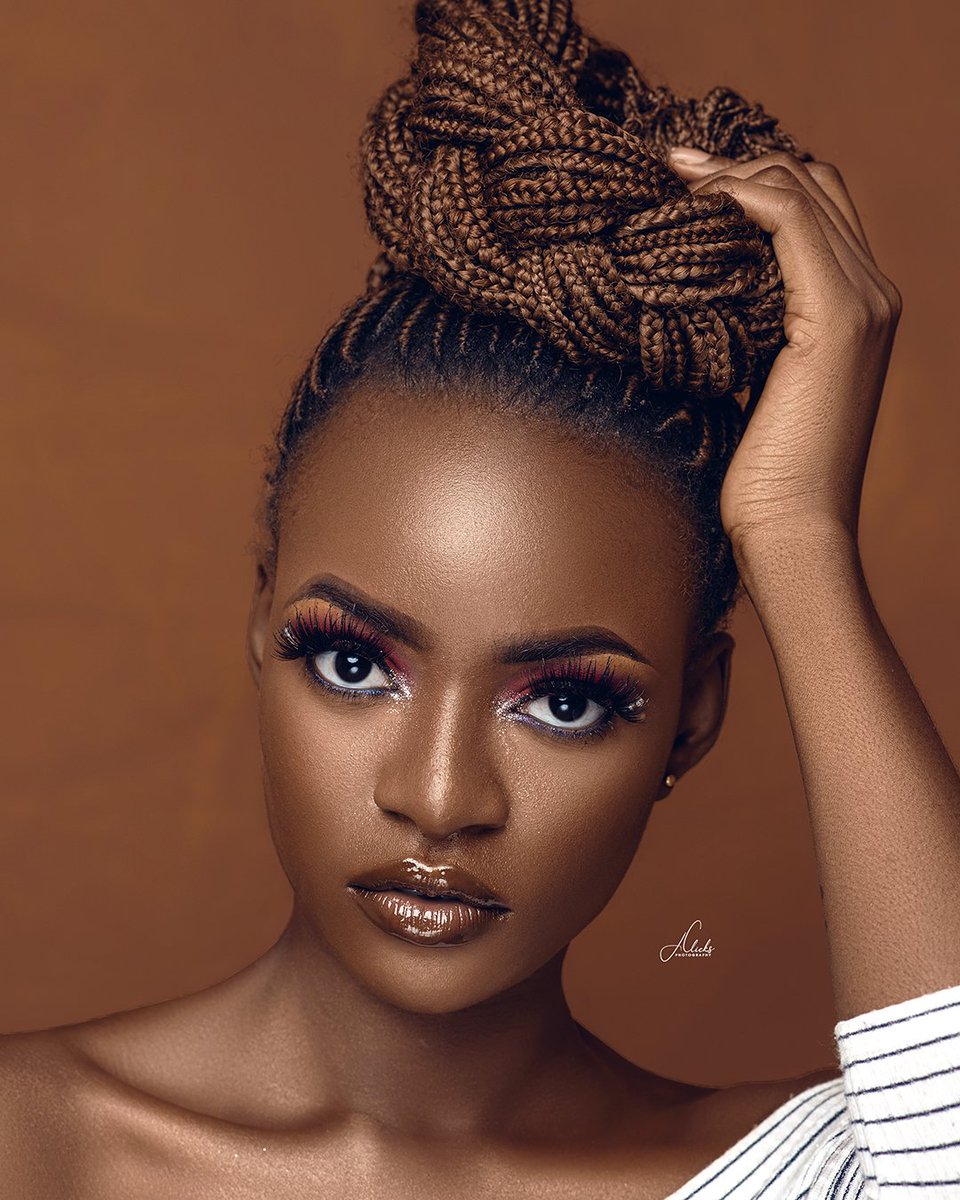 rheny_'s tweet photo. Happy New Week💖💖

"LESS IS MORE" Series
Framed and retouched by @jclicks_ 
Muse @becky_ola 
Mua @Mo_renikeh (rheny_glamour) https://t.co/4PP9hiJKtN