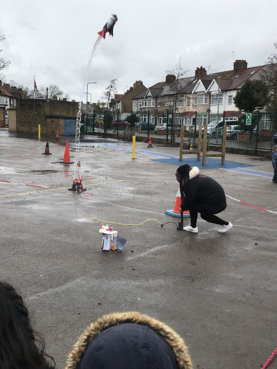 BobDrew7's tweet photo. Fun on a Friday!
Children in our year one classes at Gearies Primary launched their model spaceships.  They were really excited by the event and this proved to be such a fun activity to do, helping with our mission of teaching exciting and engaging learning. https://t.co/kHADUpiFQk