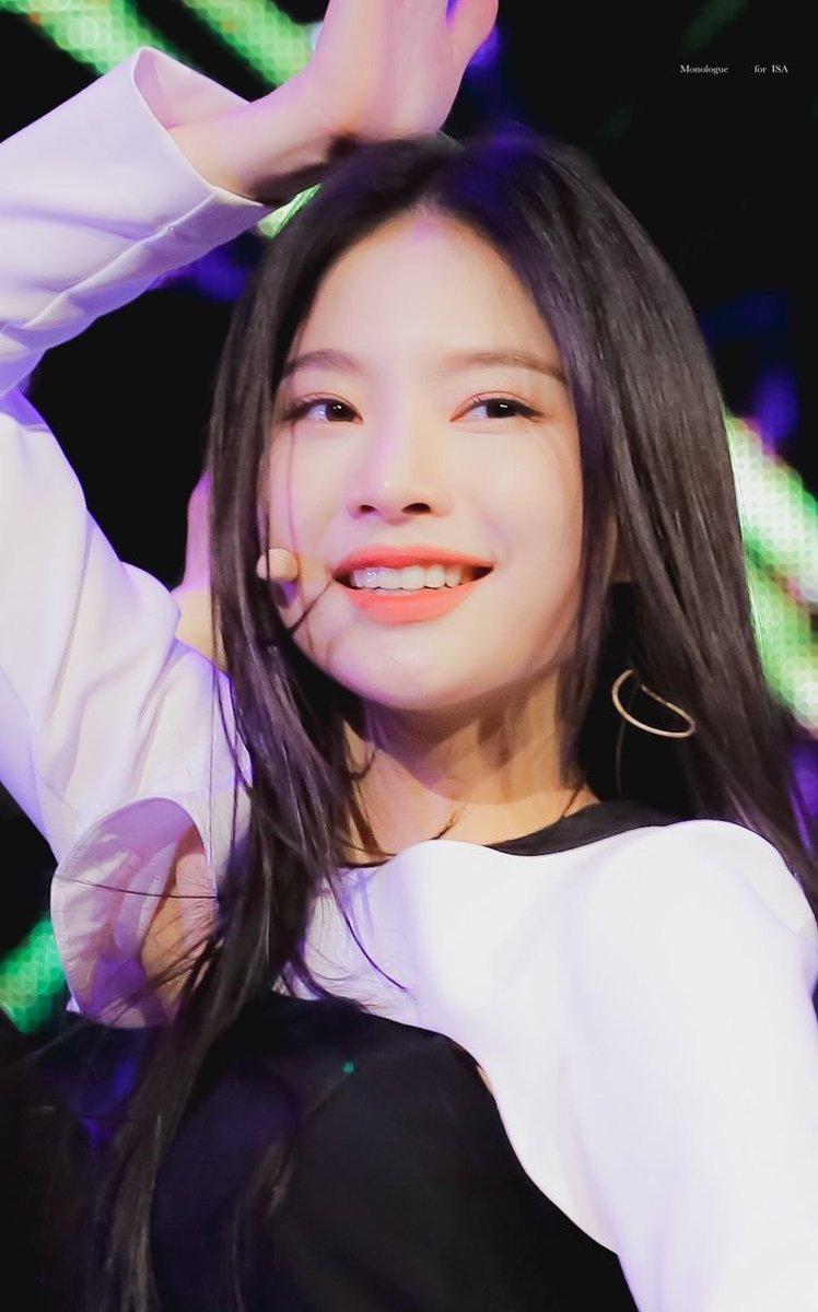 isaapics's tweet photo. I’m gonna miss so bad era 😿 #Isa #아이사 #STAYC https://t.co/MPEmYLr58d