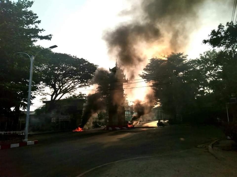 nslwin's tweet photo. Photos from Thanlyin, Yangon: 

Taken today.

#WhatsHappeninglnMyanmar #Mar29Coup #MilkTeaAlliance #AntiFascistRevolution2021 https://t.co/qGaIU9LS2c