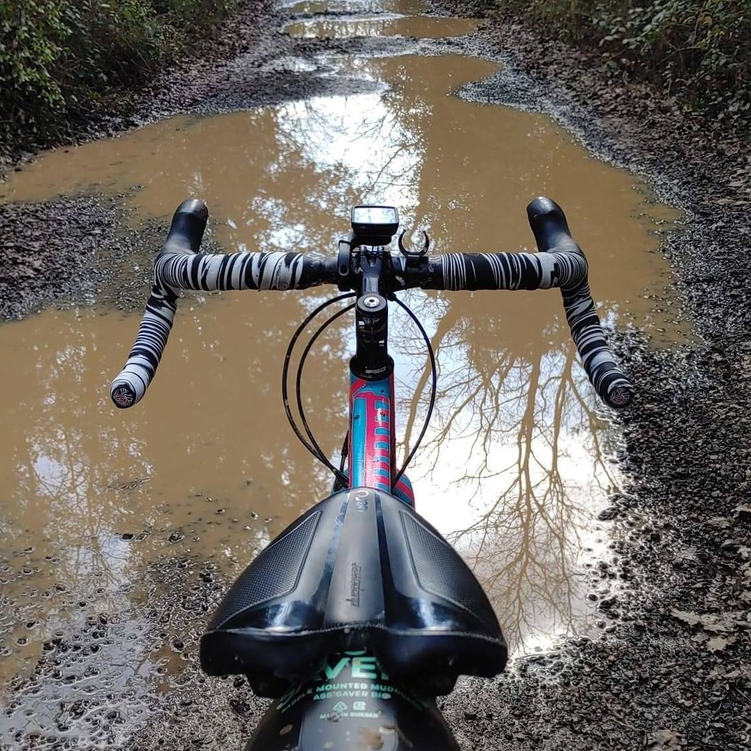 Duopower_'s tweet photo. “No pido otra cosa: el cielo sobre mí y el camino bajo mis pies.”

Robert Louis Stevenson

📷#CycloSphera

#nonosesaddle #ergonomicsaddle #gravel #gravelbike #gravelcycling #nomudnoglory #cycling #ciclismo #cyclosphera #duopower https://t.co/J3k7dnFWsi
