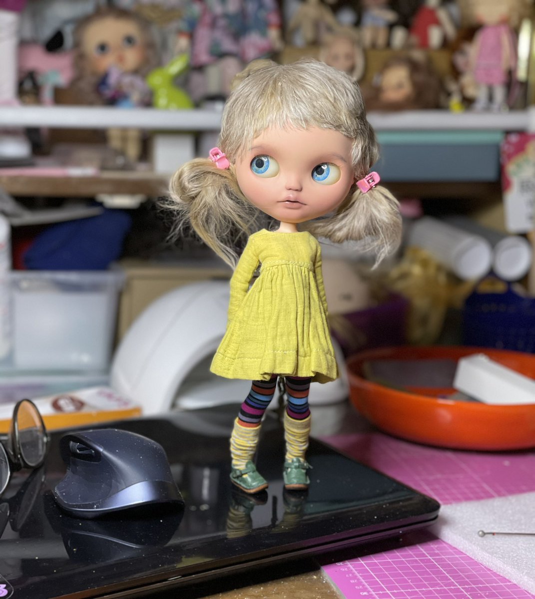 ooakbyada's tweet photo. Happy Monday #HappyMonday #Doll #OOAK #love https://t.co/csG4LoQMNE