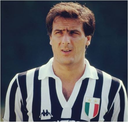 Voor Tardelli 19 op zoek naar de beste Italiaanse verdedigers. Stuur je top 10 naar redactie@tardelli.nl (reply op deze tweet ook goed). Backs en centrale verdedigers, iedereen verkiesbaar. Top 25 publiceren we in Tardelli 19!

Onder RT'ers vandaag verloten we 1 Tardelli 18.