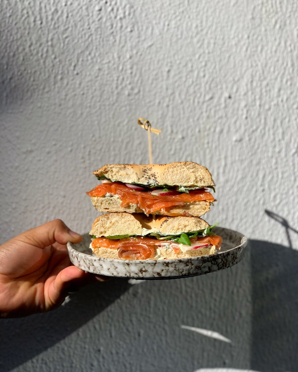 halfcup_'s tweet photo. Monday, another step closer to normality! If you’re out, pop by for coffee or some brunch to take with you ☀️ #eeeeeats #london #brunch #bagels #salmon https://t.co/jqOWAaOUJd