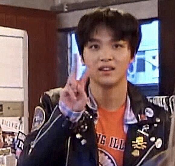 # gav!n % 🎸 tweet media