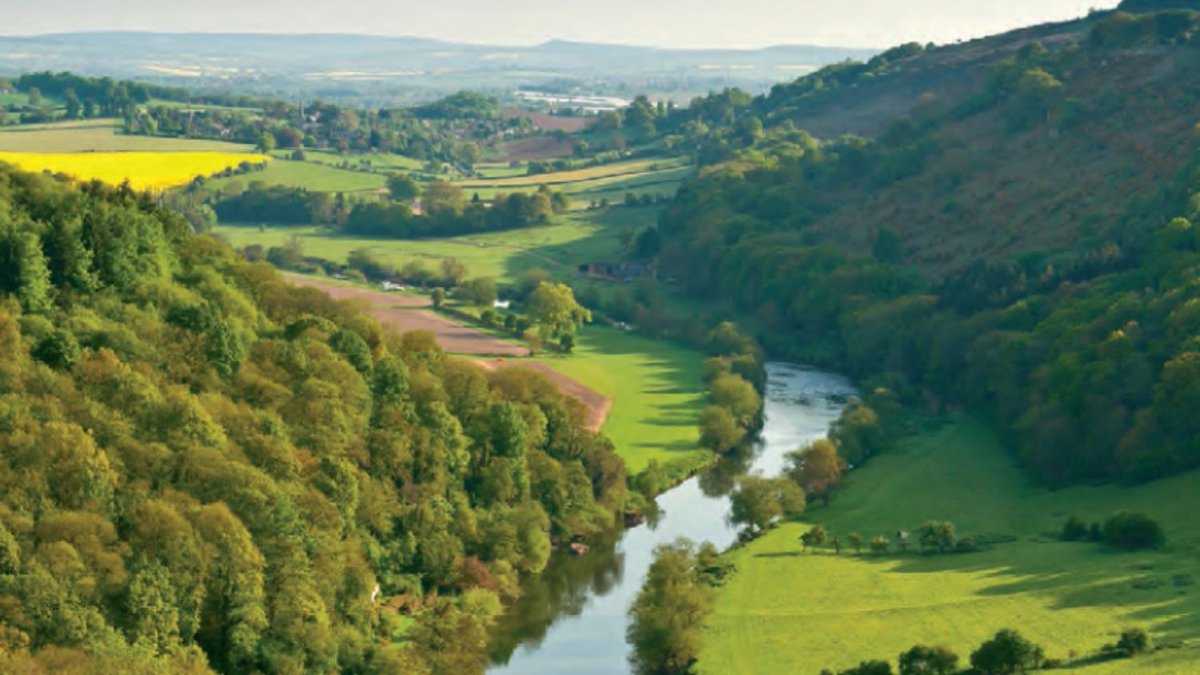 ExploreWalesUK's tweet photo. The River Wye flows 250 km from the mountains of mid Wales right down to the Severn estuary. The Wye Valley is designated an Area of Outstanding Natural Beauty.
#ExploreWalesUK #wyevalley #riverwye #rivers #welshrivers #visitwales #naturalwales #beautifulwales #discoverwales https://t.co/6Uw9ffqkdC
