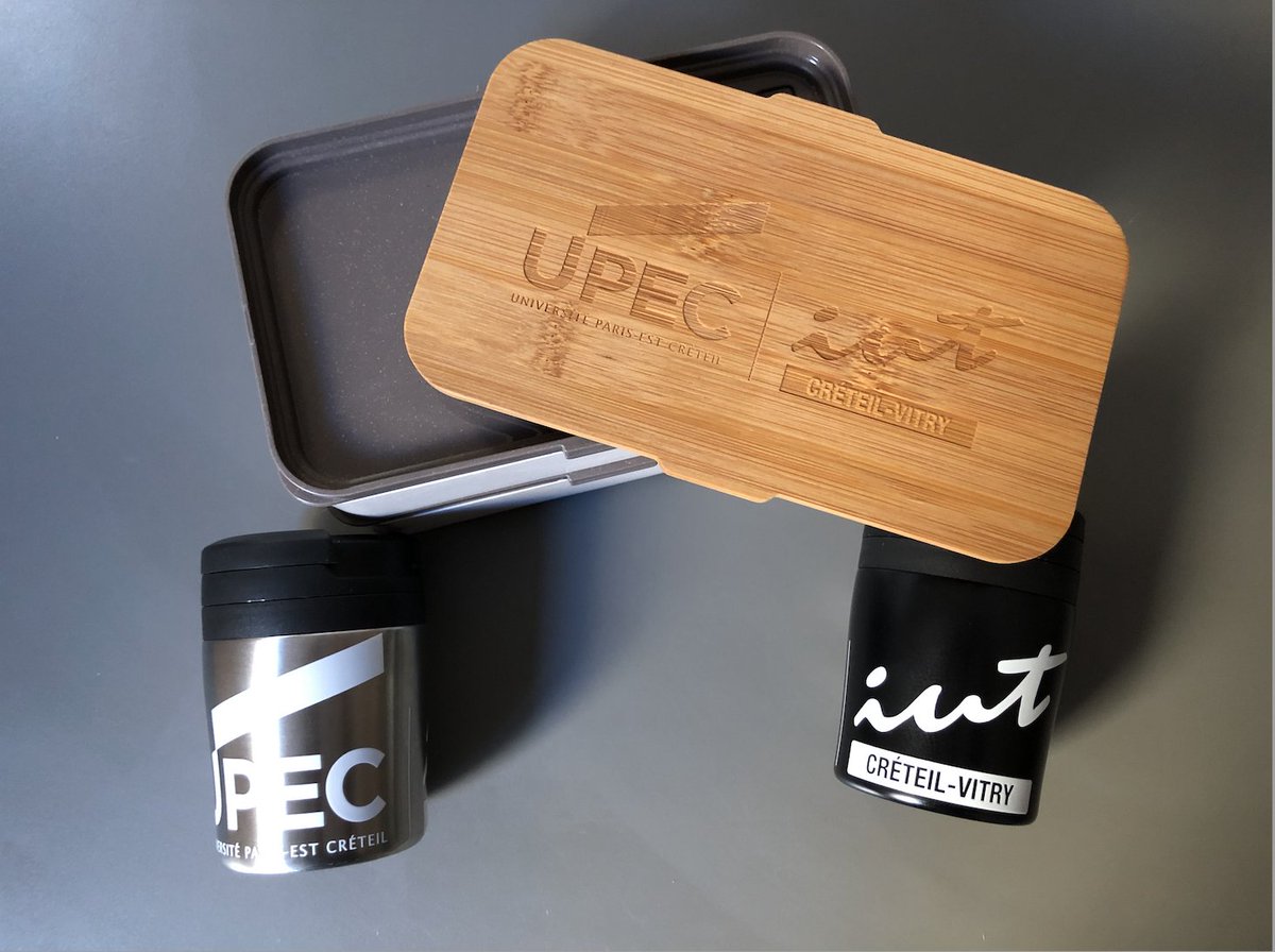 IUTCreteilVitry's tweet photo. Pour marquer son engagement dans le #développementdurable, l'@IUTCreteilVitry a remis à chacun de ses personnels une boîte à bento en cosse de riz et bambou ainsi qu'un mug à café en acier. Un objectif à terme : supprimer les contenants jetables.
#IUT @UPECactus @lesIUT #IUTCV https://t.co/bGQbqYb1xl