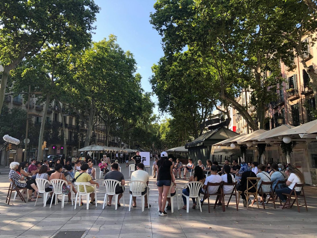 VecinesCv's tweet photo. Un any després tanquem un cicle i, per ara, aturem la nostra activitat. Volem agrair a tots els col·lectius i persones que han participat d’aquesta xarxa. Des de diferents espais, seguirem lluitant per una vida amb ‘drets i justícia, no caritat’. https://t.co/Lgd1VbDRLb