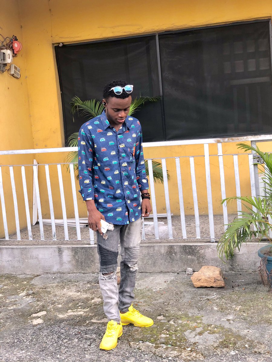Bmkgram_'s tweet photo. Where una Dey see this poverty ๐ฅบ๐ฉ
๐ฅผ by @amenstitches
#Glowboy โ๏ธ
#Bmk ๐งจ https://t.co/AXTlFQ8yZX