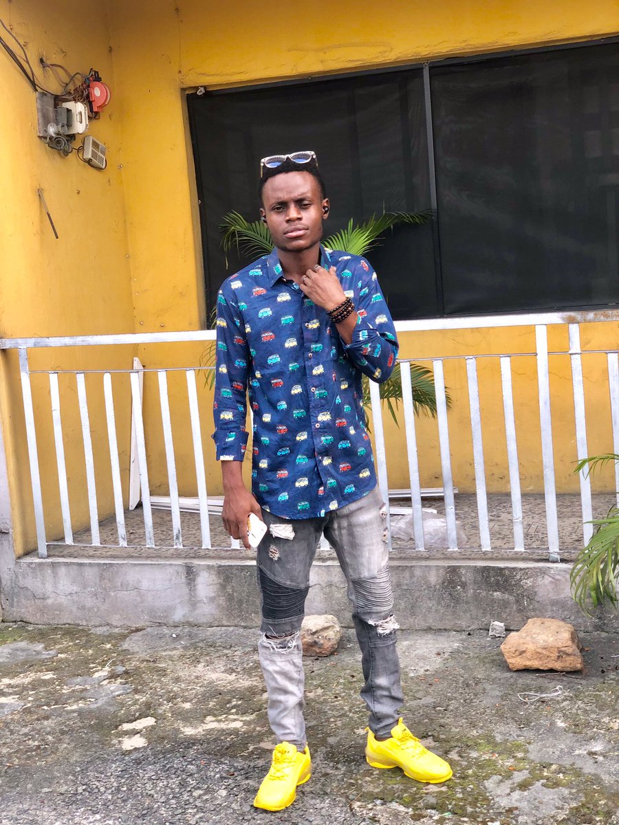 Bmkgram_'s tweet photo. Where una Dey see this poverty ๐ฅบ๐ฉ
๐ฅผ by @amenstitches
#Glowboy โ๏ธ
#Bmk ๐งจ https://t.co/AXTlFQ8yZX