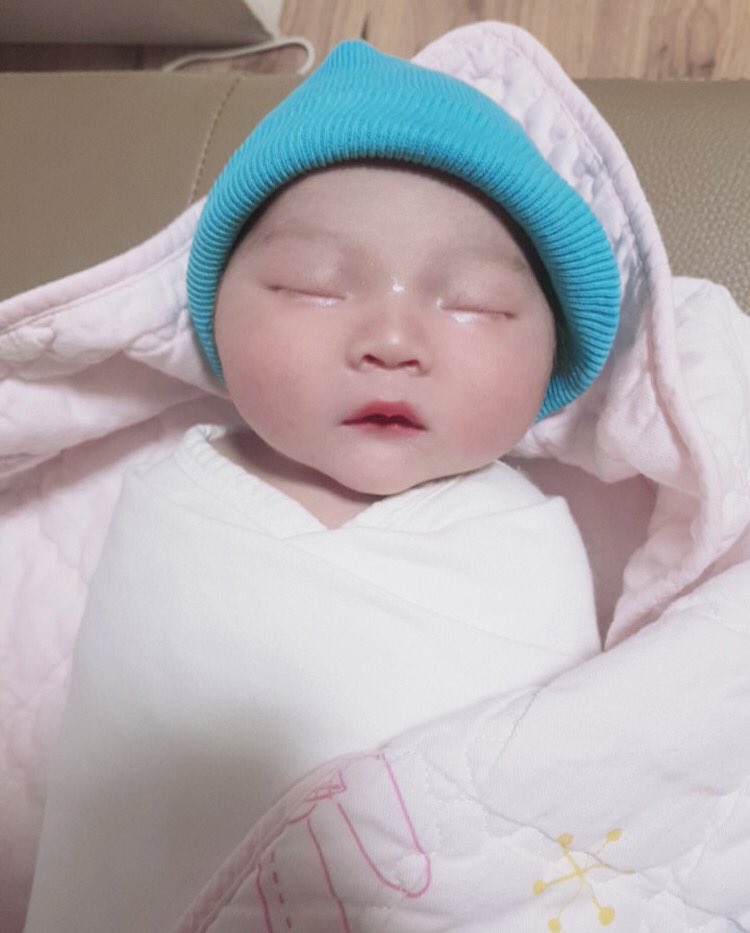 mfglee's tweet photo. Jayden Suh 👶🏻

born date  🗓 : 28 March 2021
born time ⏰  : 0400 HRS
hospital 📍 : Seoul Hospital 

parent : @nicottirn and @mfglee https://t.co/JGWsWKLadD