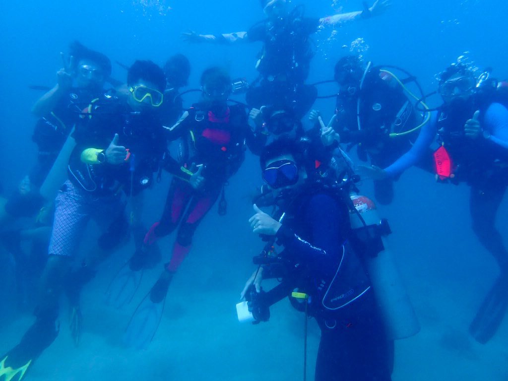 diving_bkk's tweet photo. 【3月チャーン島ツアー】
シーズン締めくくりに最高の6ダイブでした🤿
夜は定番のムーガタを堪能。
また10月にカムバック😎

#タイ #バンコク
#パタヤ #サメサン
#チャーン島 #プーケット
#タオ島 #シミラン
#スキューバダイビング https://t.co/Z8mzm1nMk1