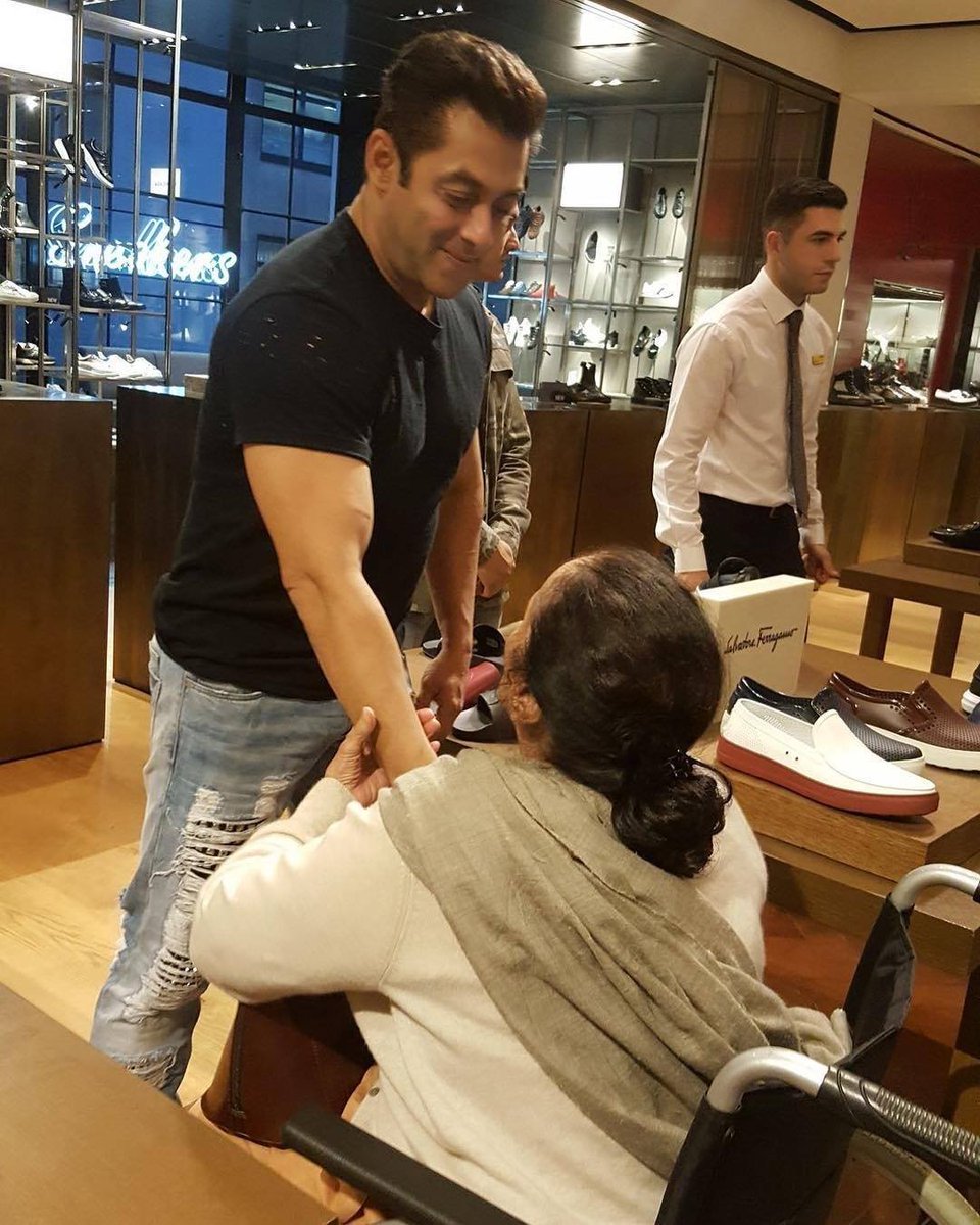 Iftykhan15's tweet photo. t's the way you are loved that sets you apart from all others you are truly one of a kind
@beingsalmankhan #salmankhan
may Allah bless you with more and more love everyday ♥️
#BeingConsistentIsBeingHuman https://t.co/B2lFtYiJao