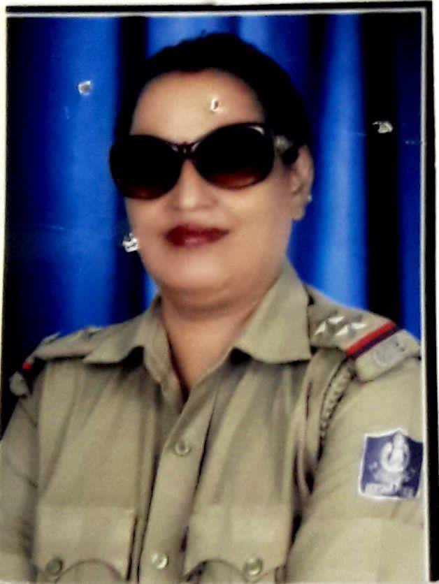 dcp_cuttack's tweet photo. Congratulations to Smt Durgesh Nandini Mohanty
SI of Police, Lalbag PS of Cuttack UPD for being awarded with #DGP’s DISC by doing her fearless &amp; sincere efforts towards the public service.This will motivate further for more hardwork &amp; dedication.Proud moment for @cpbbsrctc https://t.co/cFMIHuOX8x
