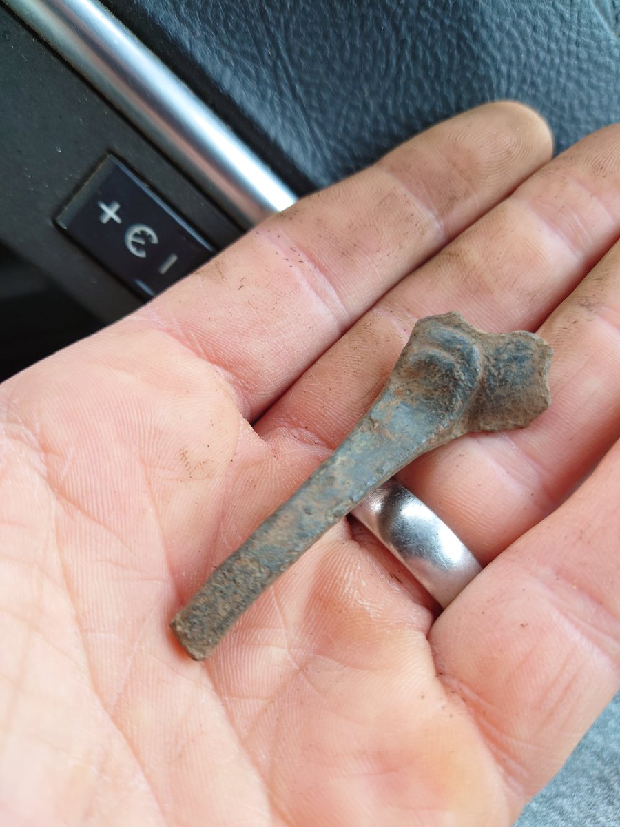 Not entirely sure what this may be, but a little something.... Pretty quiet day detecting, but we'll worth getting back out. 😁👍