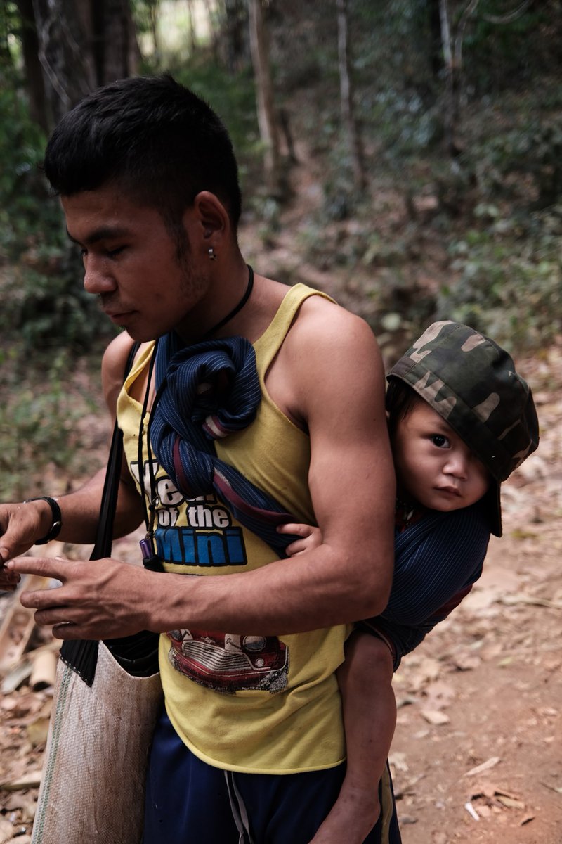 karenwomenorg's tweet photo. Karen #IDPs photographed in Mutraw district after running into the deep jungle to seek safety. They are afraid of the Burma Army shelling mortars. 
📷Saw Mort https://t.co/PS7Em91pJp