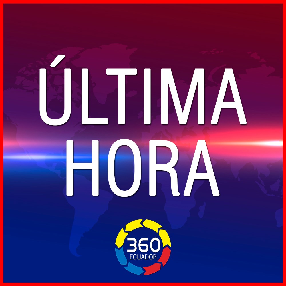 Ecuador360T's tweet photo. Urgente | Reflotan el buque carguero que llevaba casi una semana bloqueando el tráfico en el Canal de Suez.

"La dirección del Ever Given se ha corregido en un 80% y el tráfico (en el Canal) se reanudará una vez que se lleve al barco a una zona de espera", dijo la ACS. https://t.co/tRB4RVddxq