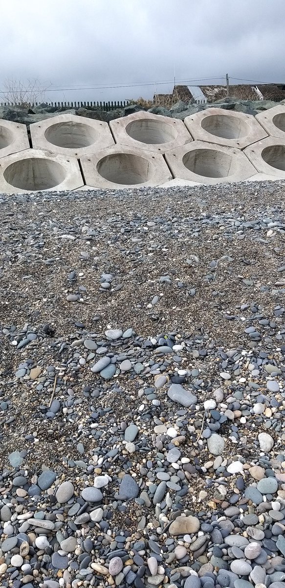 UndercoverSquid's tweet photo. The use of #SeaBees for #CoastalDefense at the Murrough in Wicklow and at Portrane ... I'm no engineer but I think they are doing it wrong in Portrane #CoastalErosion #GreyInfrastructure #SeaLevelRise https://t.co/cQIutleO0f