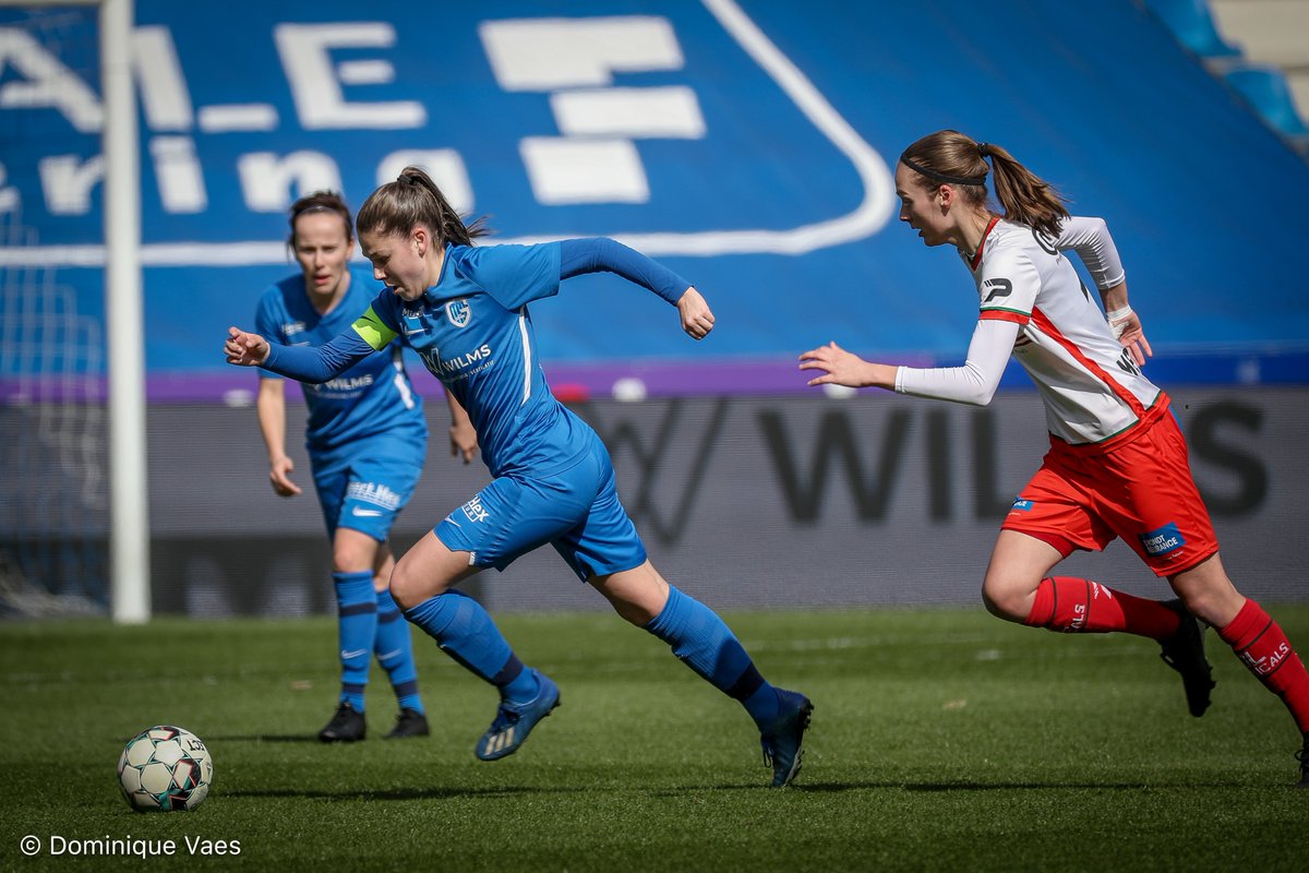 KRCGenkofficial's tweet photo. | 𝙐𝙥𝙙𝙖𝙩𝙚 | Zaterdag mochten onze @KrcGenkLadies voor de eerste keer aantreden in de #LuminusArena.💪De Genkies bleken even onder de indruk maar na 20 minuten sloeg de motor aan.
👉De stand bleef bij een 𝟭-𝟭 gelijkspel.
We are proud!💙#mijnploeg https://t.co/qFl5Jjn1tK
