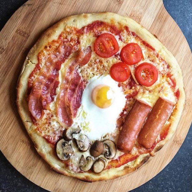 WHATSFORDlNNER's tweet photo. Full English Breakfast Pizza https://t.co/9nHS2VELgk