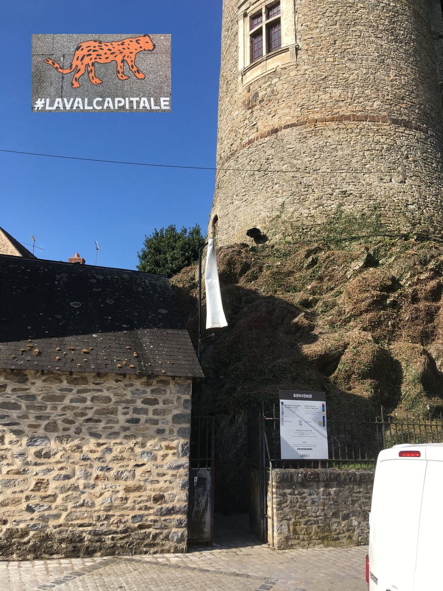 DenisBRoth's tweet photo. #LAVALCAPITALE #CapitaleFrancaiseDeLaCulture
Pour aller au formidable musée MANAS dans le vieux château de @Laval_la_Ville je vous conseille vivement cet itinéraire :
Cet escalier et ce passage sont tellement agréables.
https://t.co/rhQWUytSb2 https://t.co/WjCIN7fjuJ